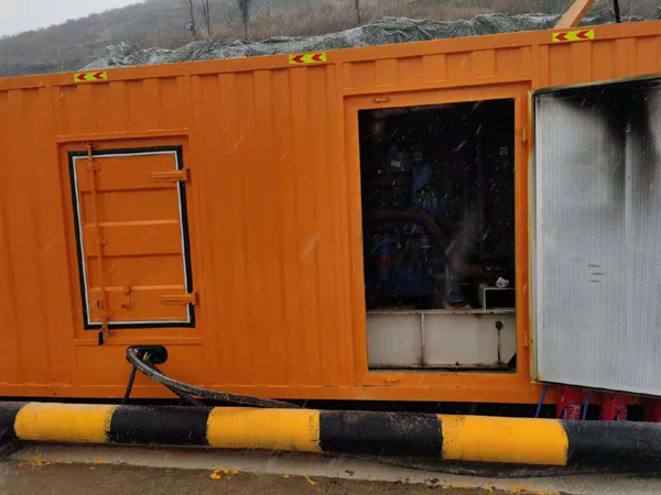 洪湖发电机出租 柴油发电机组电压低报警怎么办？