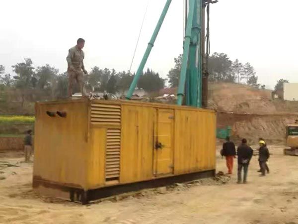 洪湖如何判断水冷式机油散热器密封件是否需要更换？